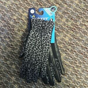 ISOTONER Signature SmartDRI SmarTouch Gloves Grey Leopard - L/XL
